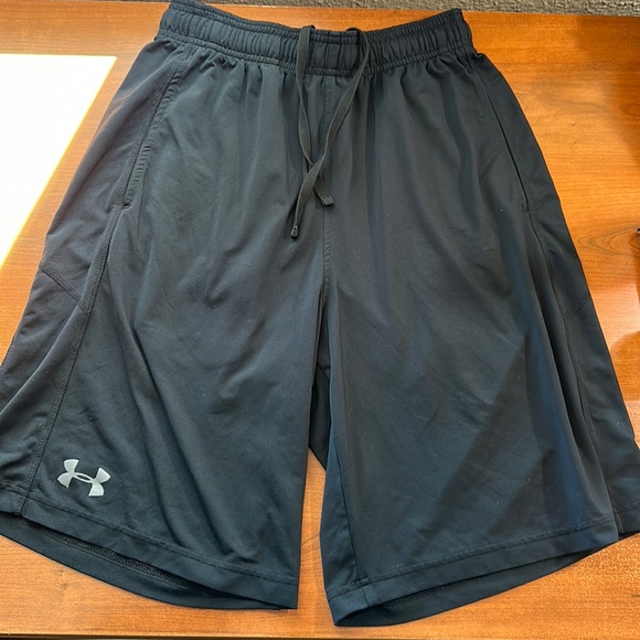 UNDER ARMOUR Black Heatgear unlined shorts - Picture 1 of 15